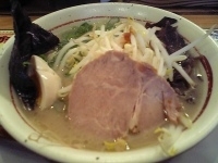 「よろず「はりがね」（680円）」@美園とんこつラーメン 四六三の写真