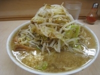 「小ブタ 750円（やさい、にんにく、からめ）」@ラーメン二郎 京成大久保店の写真