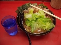 「和風新杉田ラーメン（固め）+キャベツ」@ラーメン杉田家の写真