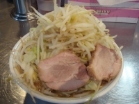 「らーめん 野菜マシ」@ラーメン大 下高井戸店の写真