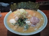 「豚骨醤油ラーメン大盛（800円）+半熟味付玉子（100円）+のり」@壱六家 大和店の写真