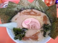 「ラーメン（超コッテリ・麺カタメ）￥550 メンマ増し￥120 の」@ラーメンショップ 尾島店の写真