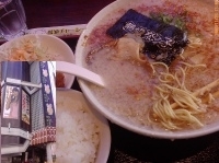 「唐揚げセット（醤油・コッテリ）+揚げニンニク 990円+30円=」@醤油ラーメンなら藤崎奈々子 水道橋店の写真