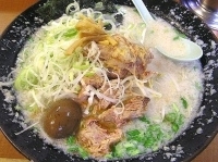 「ホルモンメン」@屋台ラーメンとんこつ貴生の写真