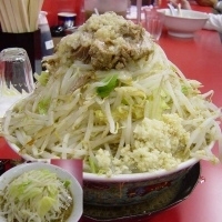 「大ラーメン 太麺 780円（野菜トリプル・アブラマシマシ・ニンニ」@らーめん豚喜の写真
