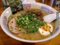 「長浜らーめん （600円）+替え玉（150円）」@ハングリードラゴンの写真