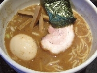 「らーめん（煮玉子トッピング）」@麺家 宝の写真