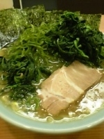 「くきわかめラーメン（￥800）+ほうれん草マシ（￥100）」@横浜家系ラーメン やややの写真