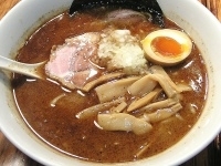 「黒味らー麺」@ガツ盛リラーメン みちる屋 松戸店の写真