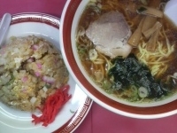 「ラーメン￥550+半チャーハン￥300（麺類とセット価格）」@ごくうらーめん 大千元の写真