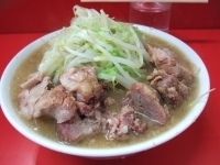 「豚入ラーメン ￥750/麺硬め/ニンニク」@ラーメン二郎 松戸駅前店の写真