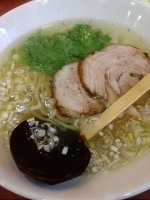 「本丸塩ら〜麺」@銀座City Noodle 塩らー麺 本丸亭の写真