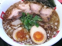 「魚だしラーメン（半熟煮玉子トッピング）」@万丈軒の写真