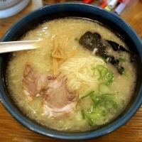 「らーめん 680円 麺硬め」@九州らーめん もとまるの写真