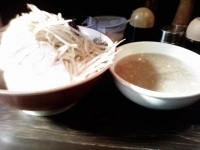 「つけらーめん（大盛りクーポン+野菜増し）」@らーめん るどるふの写真