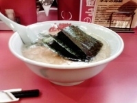 「醤油らーめん（580円+中盛100円）」@ラーメン山岡家 つくば中央店の写真