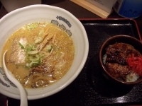 「味噌ラーメン+豚丼ハーフ」@十勝帯広牧場 帯広亭 伊勢佐木町店の写真