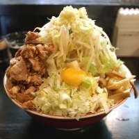 「油ラーメン 800円 チャーシュー 150円 ねぎ 50円 間違」@らーめん大 東小金井店の写真