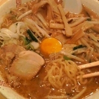 「納豆みそラーメン+ライス（大）」@中野製麺所直営店 めぐさめんこの写真