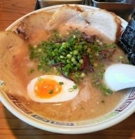 「[02]長浜チャーシュー（バリカタ）+替え玉（ハリガネ）」@ハングリードラゴンの写真