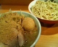 「小つけ麺 和風BB 気まぐれたまご ヤサイ ニンニク」@ラーメン二郎 八王子野猿街道店2の写真