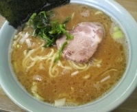 「ラーメン（中） かため」@奥津家の写真