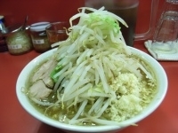 「小ラーメン680円（ヤサイ・ニンニク・カラメ）」@らーめん豚喜の写真