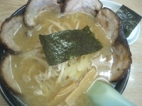 「味噌チャーシューメン+おにぎり（鮭）800円+100円」@二本松家 ラーメン上座の写真