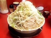 「◎小らーめん￥680（野菜ダブル・脂ダブル）※太麺をチョイス」@らーめん豚喜の写真