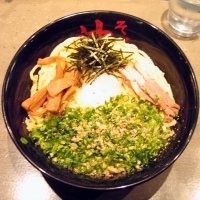 「油そばW盛 780円 スペシャルトッピングA （ねぎゴマ・半熟た」@東京油組総本店 赤坂見附組の写真