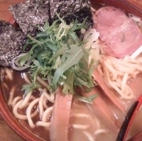 「大盛りらぁめん+ニンニクごはん」@らぁめん 葉月の写真