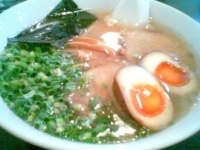 「らーめん+につけたまご（￥570+￥100/クーポン）」@らーめん 茂木の写真