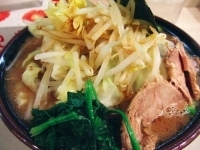 「キャベツともやしラーメン 800円 /味濃い目」@神田ラーメン わいず 神田本店の写真