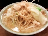「ラーメン豚ダブル（野菜マシ・脂マシマシ）￥900」@ラーメン二郎 池袋東口店の写真