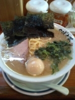「味玉ラーメン（中盛）」@横浜家系ラーメン つばさ家 立川店の写真