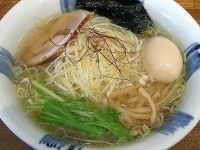 「塩ラーメン（味玉子+ネギトッピング）」@ラーメン食堂 粋な一生の写真