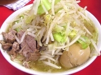 「小ラーメン（野菜 味付玉子トッピング）」@らーめん豚喜の写真