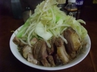 「小ブタダブル（ヤサイ・ニンニク・アブラ）」@ラーメン二郎 めじろ台法政大学前店の写真