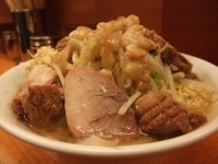 「小ブタ（ニンニク+アブラ）」@ラーメン二郎 立川店の写真