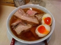 「しょうゆ+チャーシュー」@麺や 七彩の写真