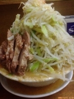 「豚入り味噌ラーメン ヤサイマシマシ/ニンニク（自主的にマシマシ）」@ラーメン麺徳 東上野店の写真