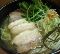 「塩ちゃーしゅーめん+大盛り」@旬麺しろ八の写真