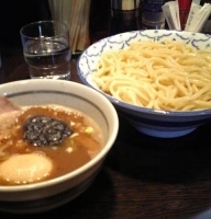 「燻玉つけ麺」@兎に角 松戸店の写真