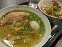 「あっさり塩中華そば￥630+煮玉子￥100 & 唐揚げ丼￥290」@美味食間 くわ田の写真