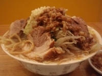 「大豚らーめん（ヤサイニンニクアブラ）」@ラーメン荘 夢を語れの写真