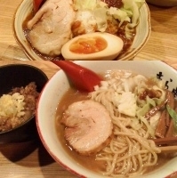 「ラーメン大盛+とんこつカレーライス（期間限定）+チェンジ郎+温野」@きら星の写真