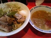 「豚玉子入り大盛ざる」@ラーメン二郎 府中店の写真