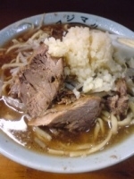 「ラーメン麺少な目」@ラーメン富士丸 板橋南町店の写真