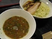 「濃厚つけめん（細麺）大盛り820円」@美味食間 くわ田の写真