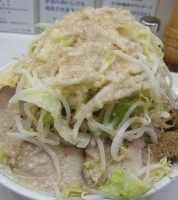 「ラーメン-600円/豚-120円/魚粉-50円 野菜マシ+ニンニ」@ラーメン大 我孫子店の写真